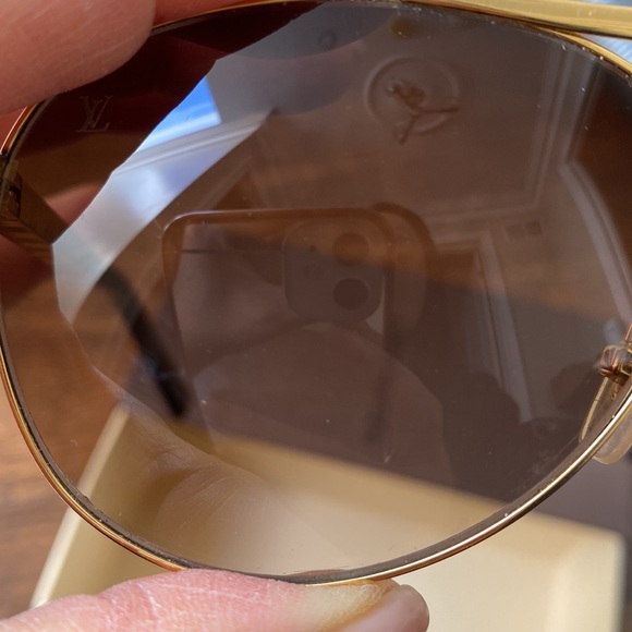 Authentic LV sunglasses - Picture 4 of 7